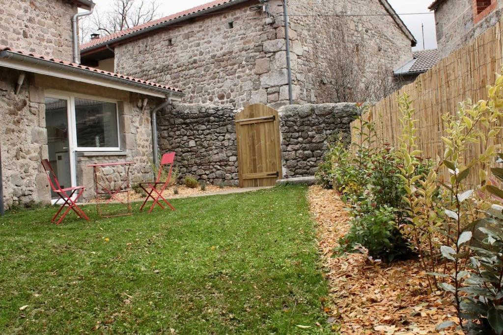 Superbe Appartement Avec Jacuzzi Et Jardin Prive Marlhes Exterior photo